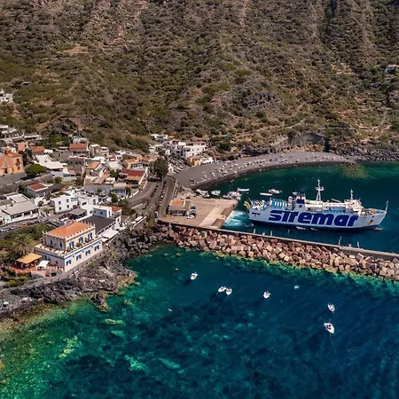 Отель L'ariana Isole Eolie - Esperienze Лени